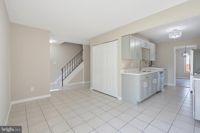 Building Photo - 744 Cordell Way