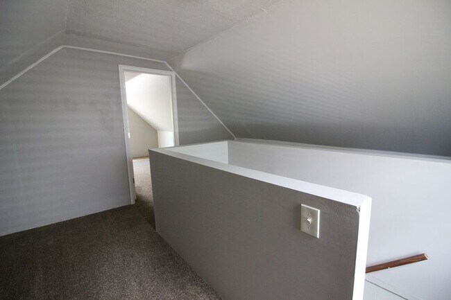 Building Photo - Bungalow Home in Wayne