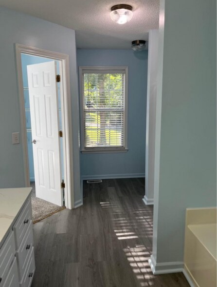 Building Photo - 105 Timberland Dr