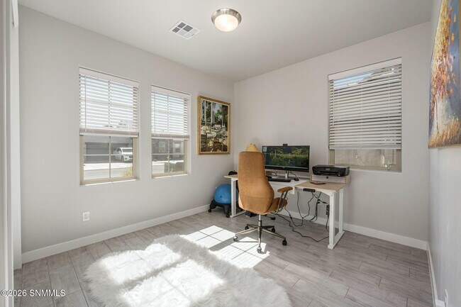 Building Photo - 3865 Jericho St