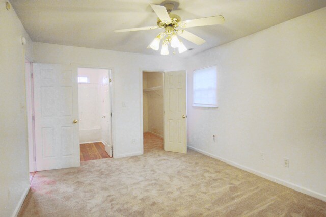 Building Photo - Cozy 3 Bed, 2 Bath Home in Ridgewood!