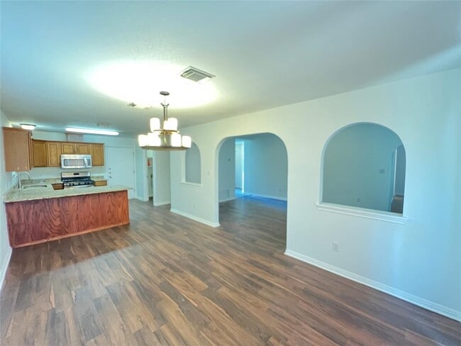 Building Photo - 107 Hague St