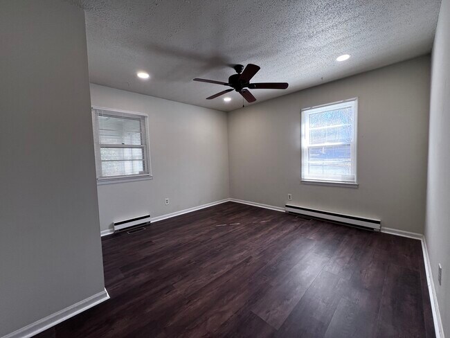 Building Photo - 7400 Barberry Ct