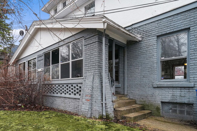 Building Photo - 908 Worden St SE