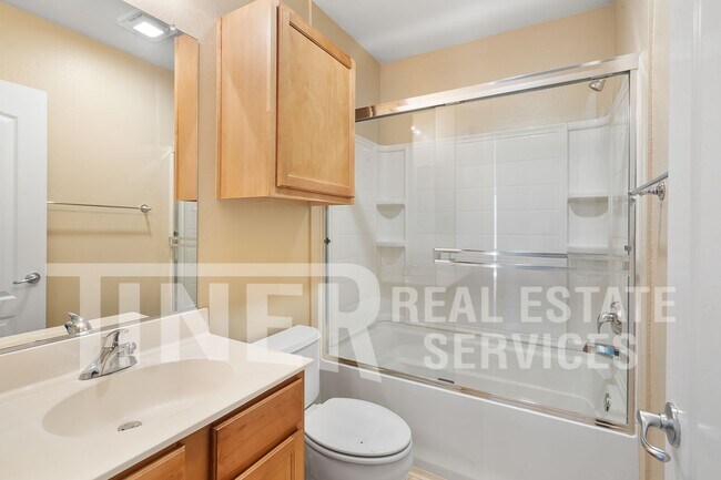 Building Photo - 5350 Dunlay Dr