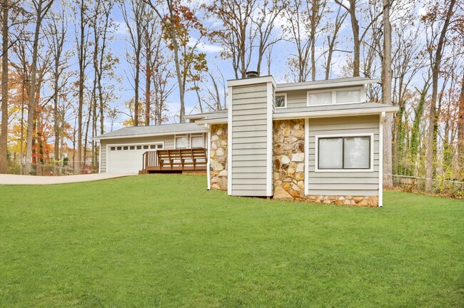 Building Photo - 4061 Oak Stone Dr
