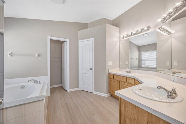 Building Photo - 30435 Annadale Dr