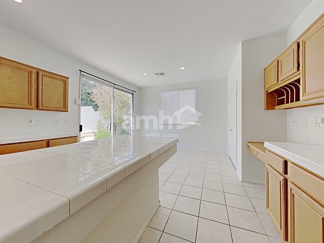 Building Photo - 9055 Hunting Arrow St