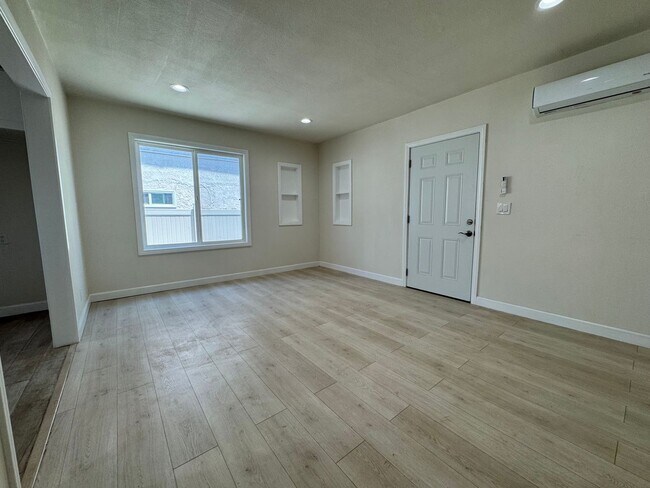 Building Photo - Nicely Updated Home with Enclosed Front Yard