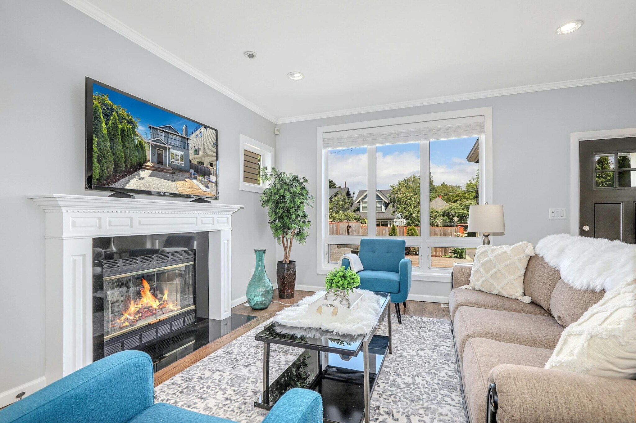 Building Photo - 2111 6th Ave W