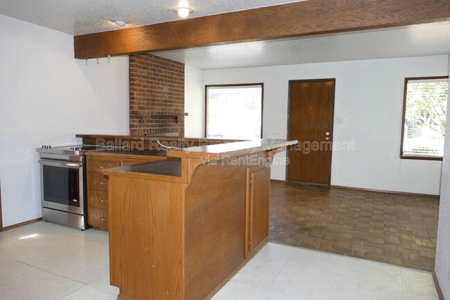 Building Photo - 1615 N 38th St