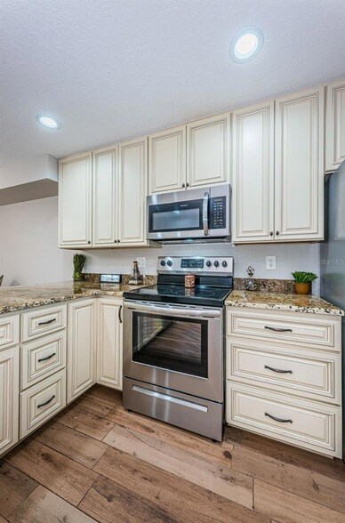 Building Photo - 5157 Silent Loop