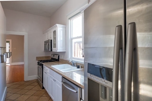 Kitchen, between Main Room and Bedroom - 422 Bay St