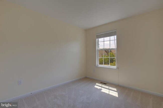 Building Photo - 105 Polo Way