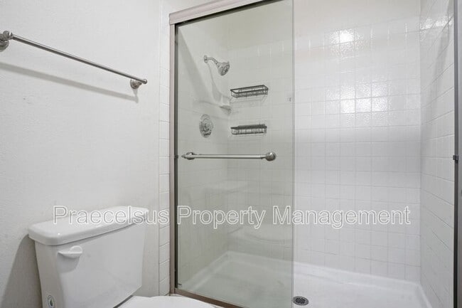 Building Photo - 1535 Apache Dr