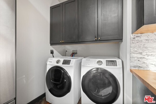 Building Photo - 21273 Entrada Rd