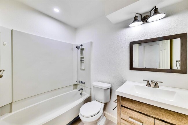 Building Photo - 6807 Trendal Ln