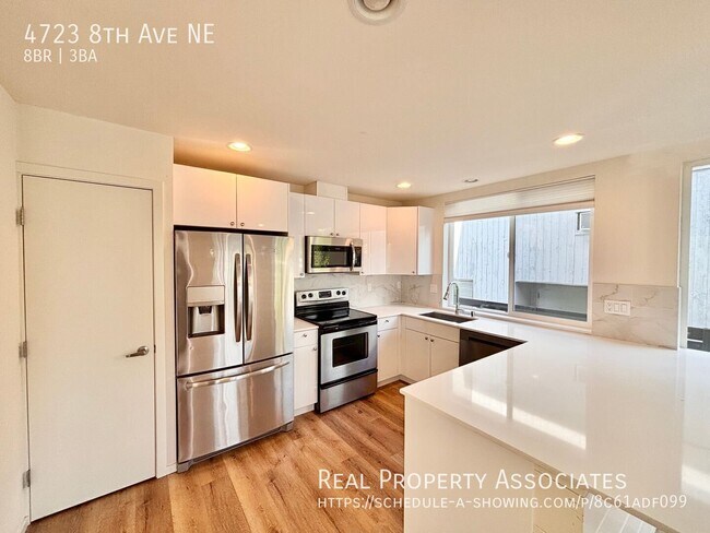 Building Photo - 4723 8th Ave NE
