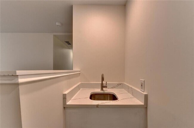 Building Photo - 3914 Granger Dr