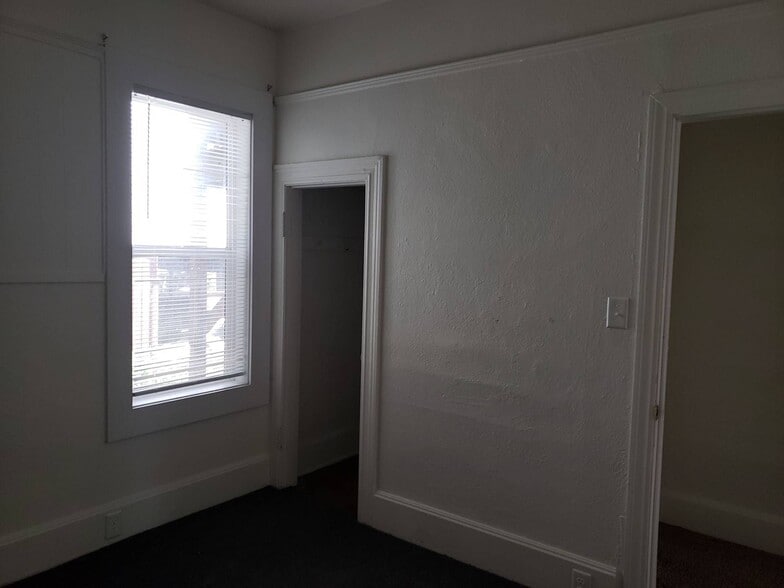 Building Photo - 515 NE Kamiaken St