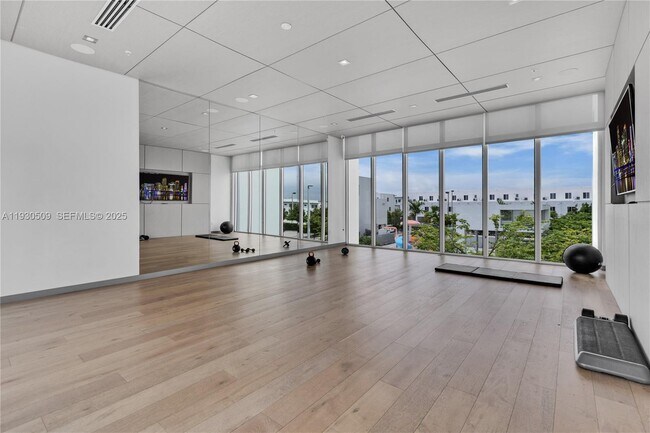 Building Photo - 10445 NW 66th St