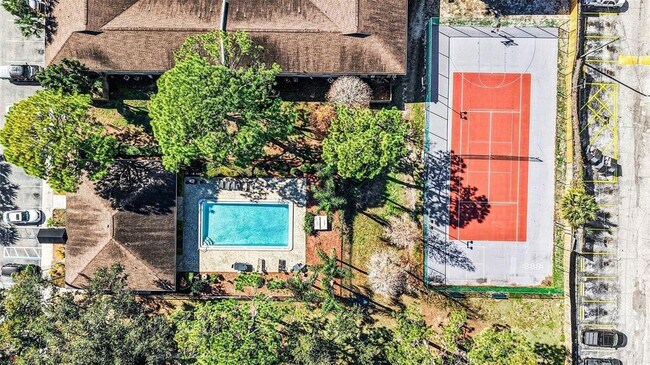 Building Photo - 550 Golden Raintree Pl