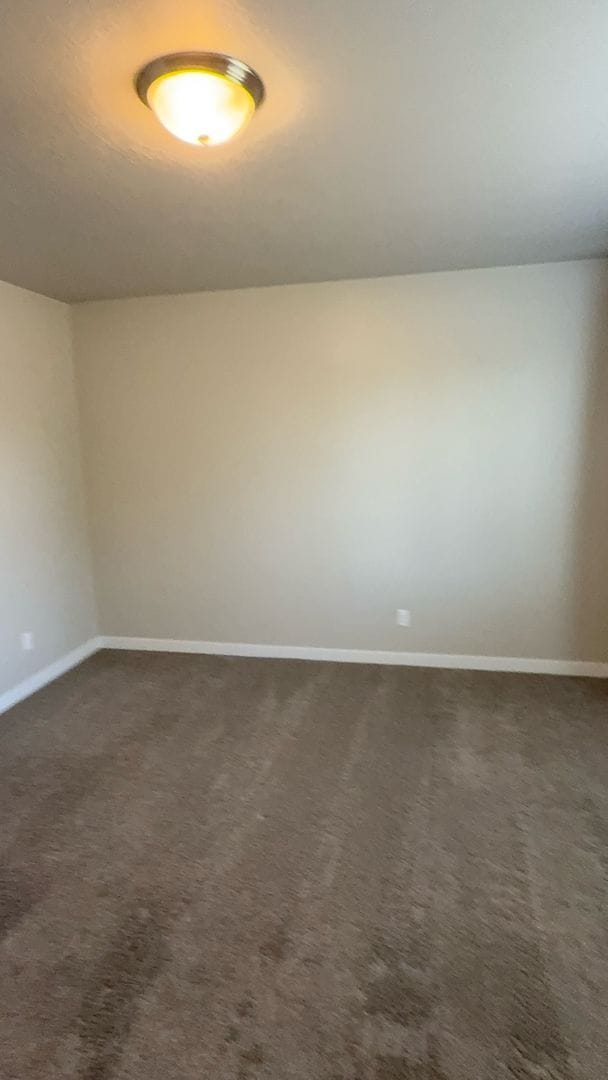 Building Photo - 5 Bedroom/3 Bathroom Harrisville!
