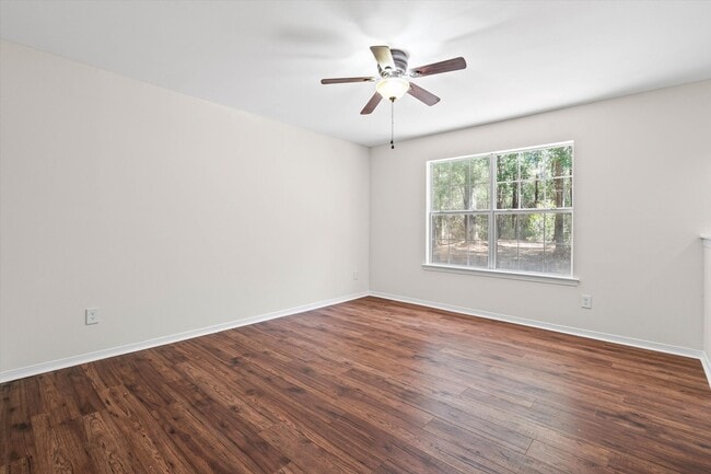 Building Photo - 165 Montclair Loop