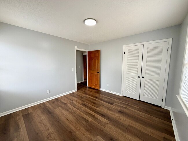 Building Photo - Irmo