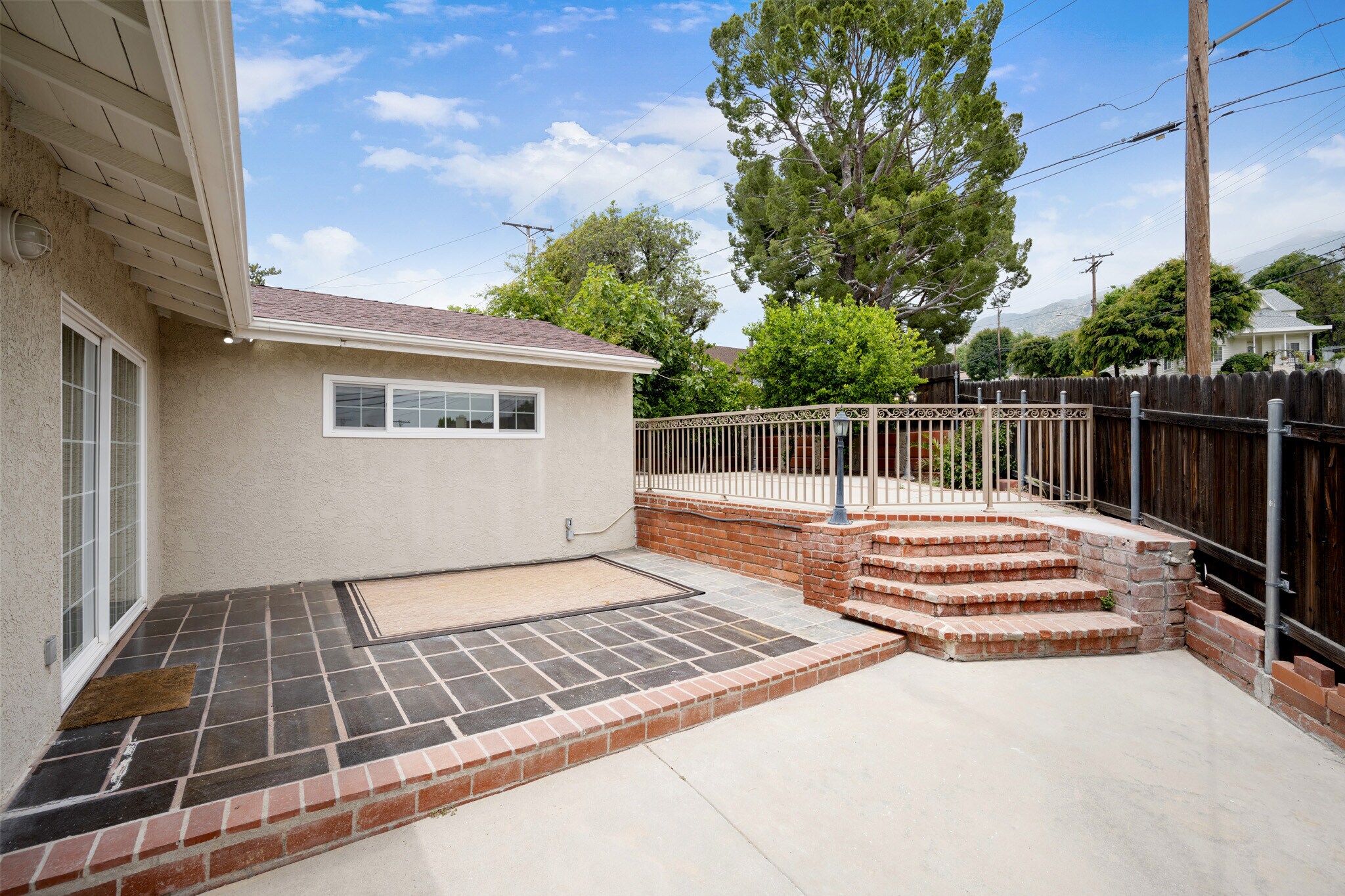 Building Photo - 3805 Los Olivos Ln