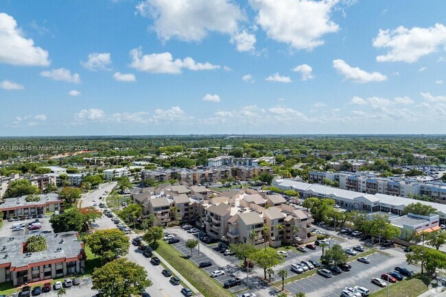 Building Photo - 10801 SW 109th Ct