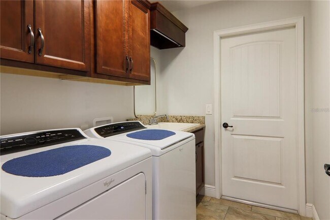 Building Photo - 16381 SE 82nd Ct