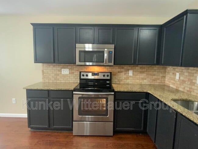 Building Photo - 108 Meadowcrest Dr