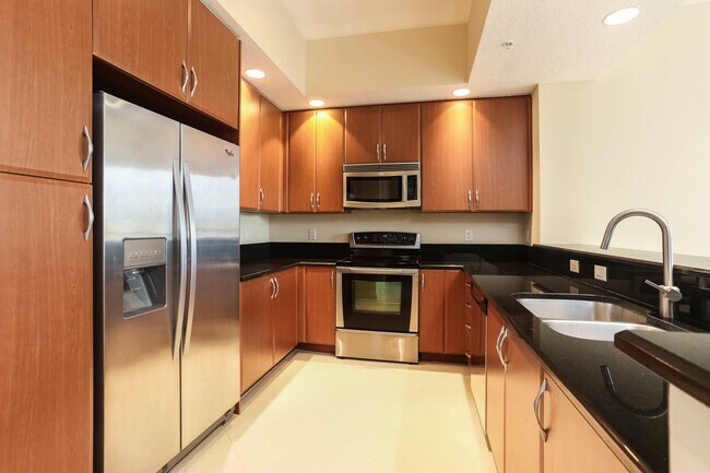 Building Photo - 701 S Olive Ave