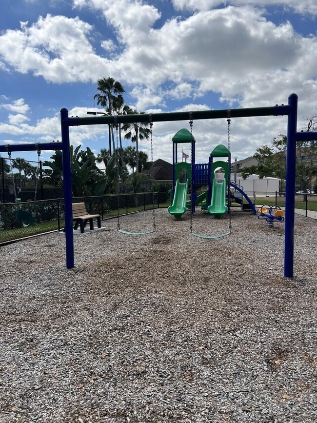 Building Photo - 1509 15th Ct