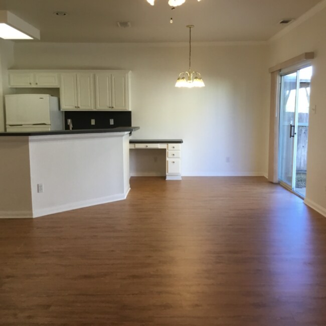 Building Photo - 2911 Whisper Oaks Ln