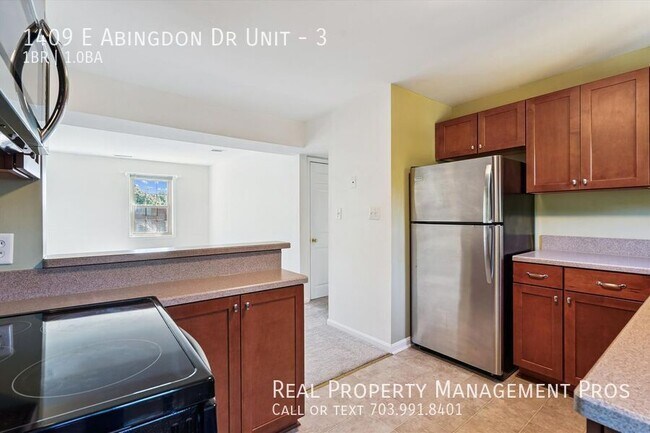 Building Photo - 1409 E Abingdon Dr