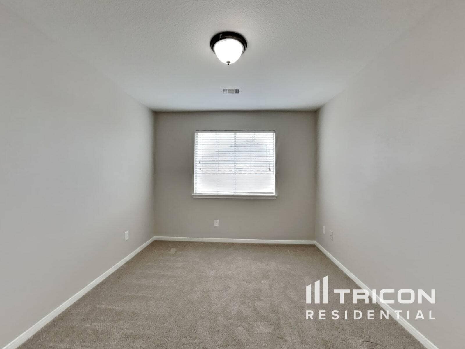 Building Photo - 4035 Mossy Spring Ln