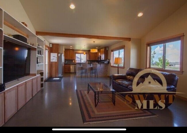 Building Photo - 3-Bedroom, 2-Bathroom Single-Level Home in Bozeman, MT