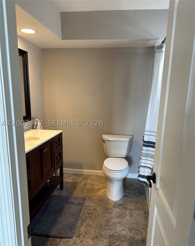 Building Photo - 427 Golden Isles Dr