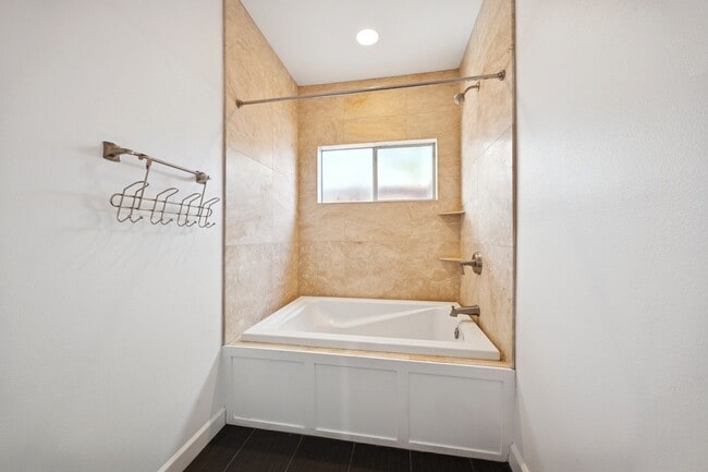 Building Photo - 731 Heights Blvd