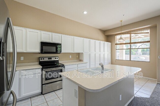 Building Photo - 7237 E Gallego Ln