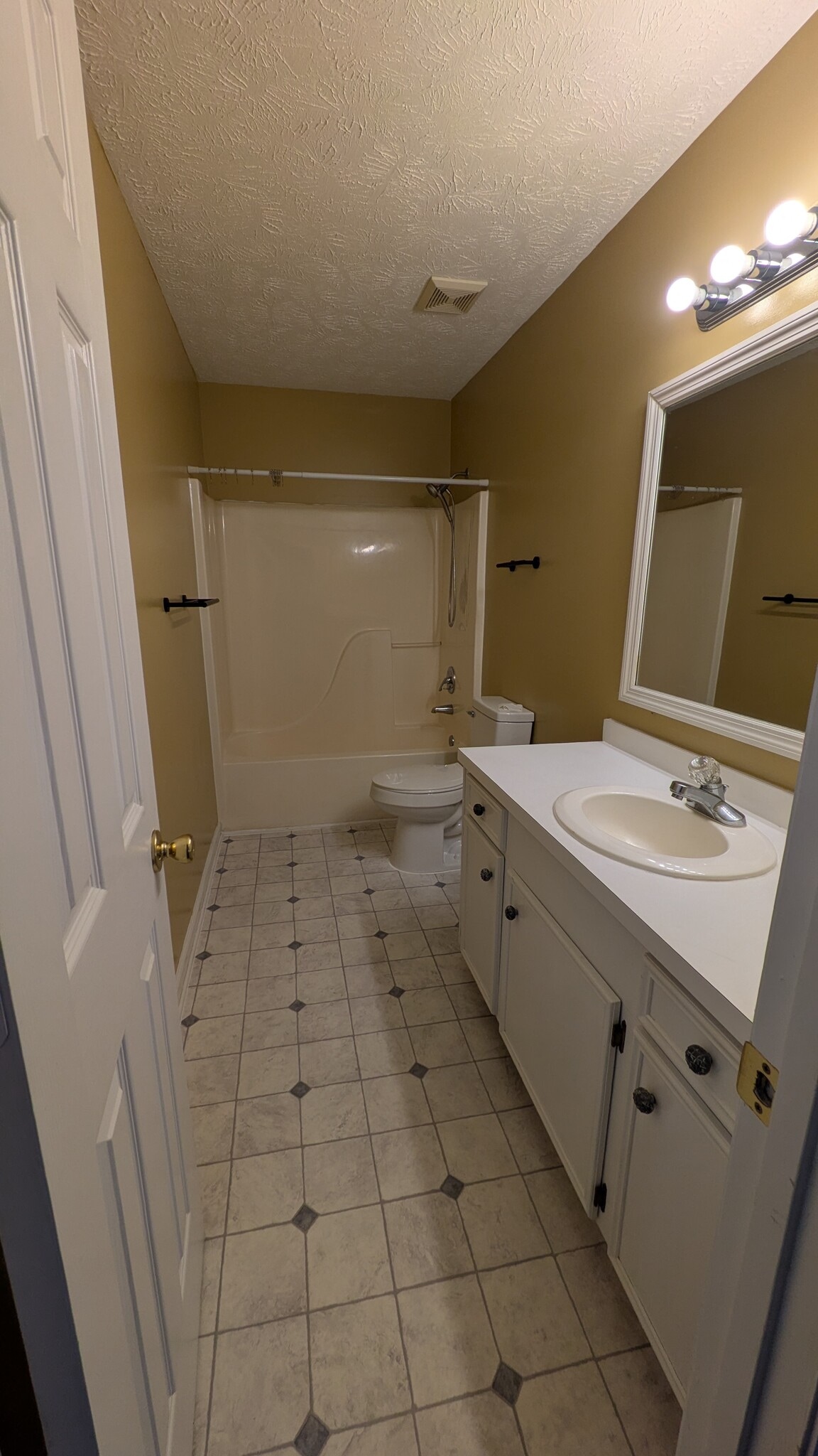 Building Photo - 629 Red Tip Cir