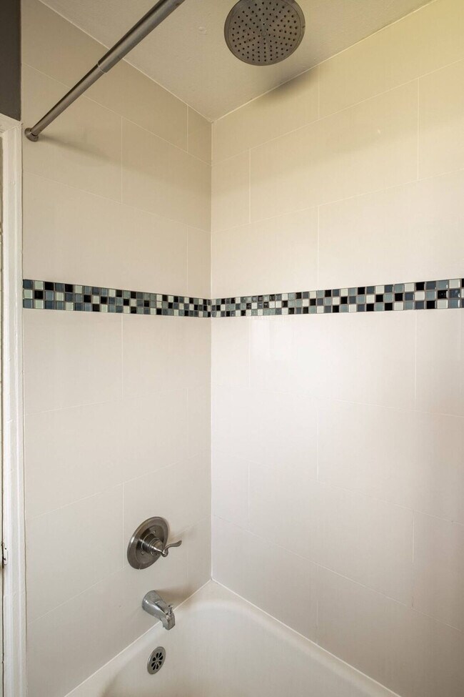 Building Photo - 3270 Cedar St