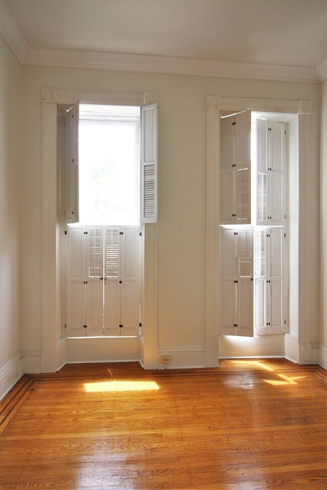 Building Photo - 1511 Bolton St