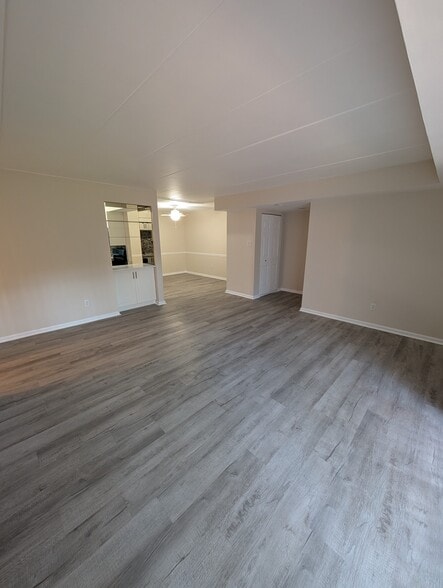 Spacios Living Room - 15 Sunbury Ct