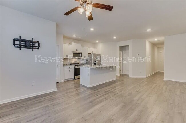 Building Photo - 930 Quaint Parish Cir