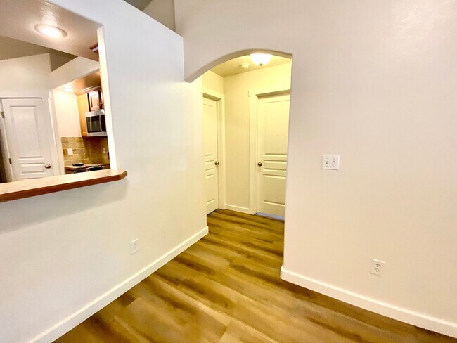 Building Photo - 4 bedroom PLUS office or 5th bedroom in NW Meridian Avail Mid August