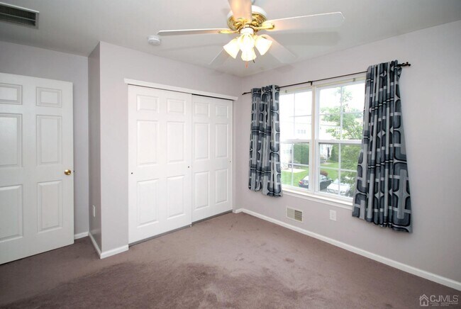 Building Photo - 57 Woods Edge Ct