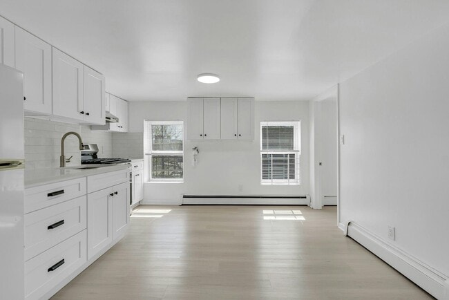 Building Photo - 65 St Pauls Ave